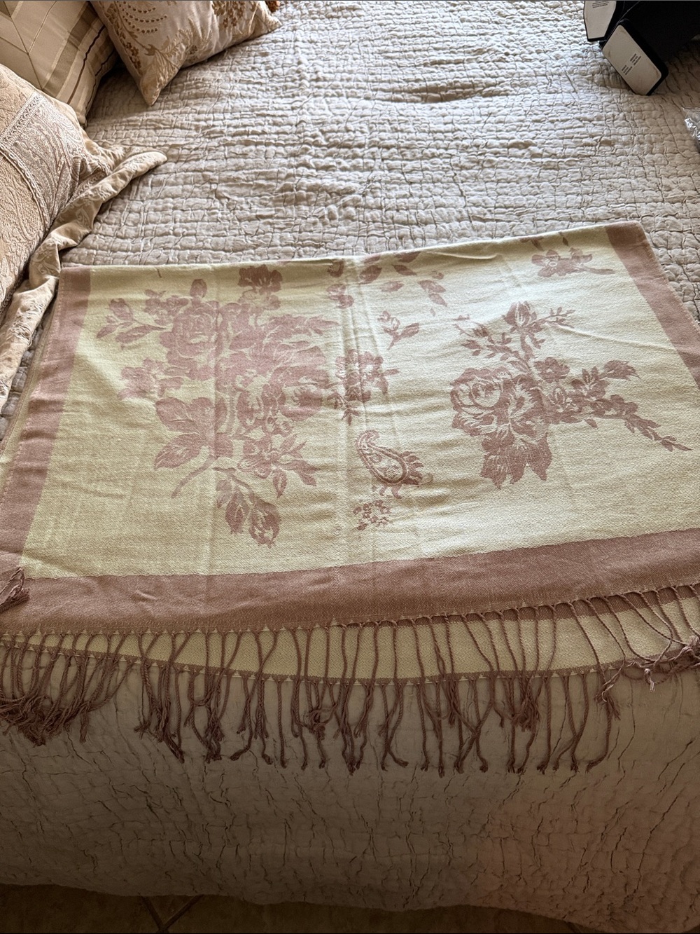 Shawl cashmere / silk 90% cashmere 10 % silk 76” by 26” large soft and beautiful - Picture 6 of 17
